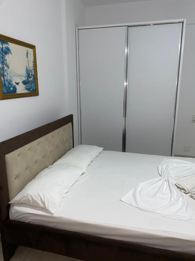 Am Apartment Sarandë Esterno foto