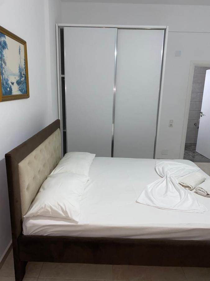 Am Apartment Sarandë Esterno foto