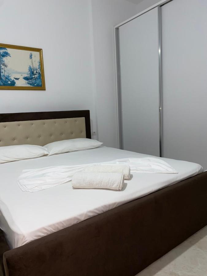 Am Apartment Sarandë Esterno foto